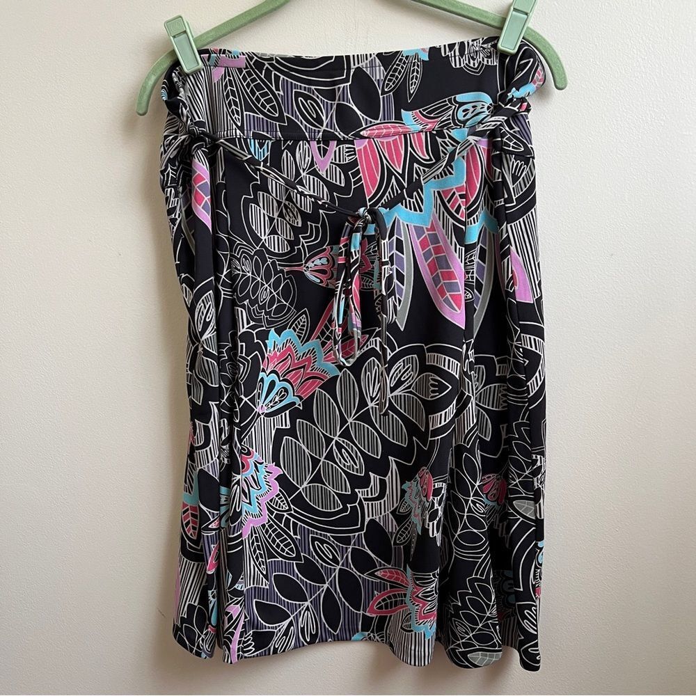 New York & Company floral flowy skirt Size Large
